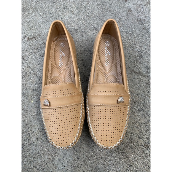 Light Beige Soft Cushion Comfort Slip On Flats - Picture 1 of 4